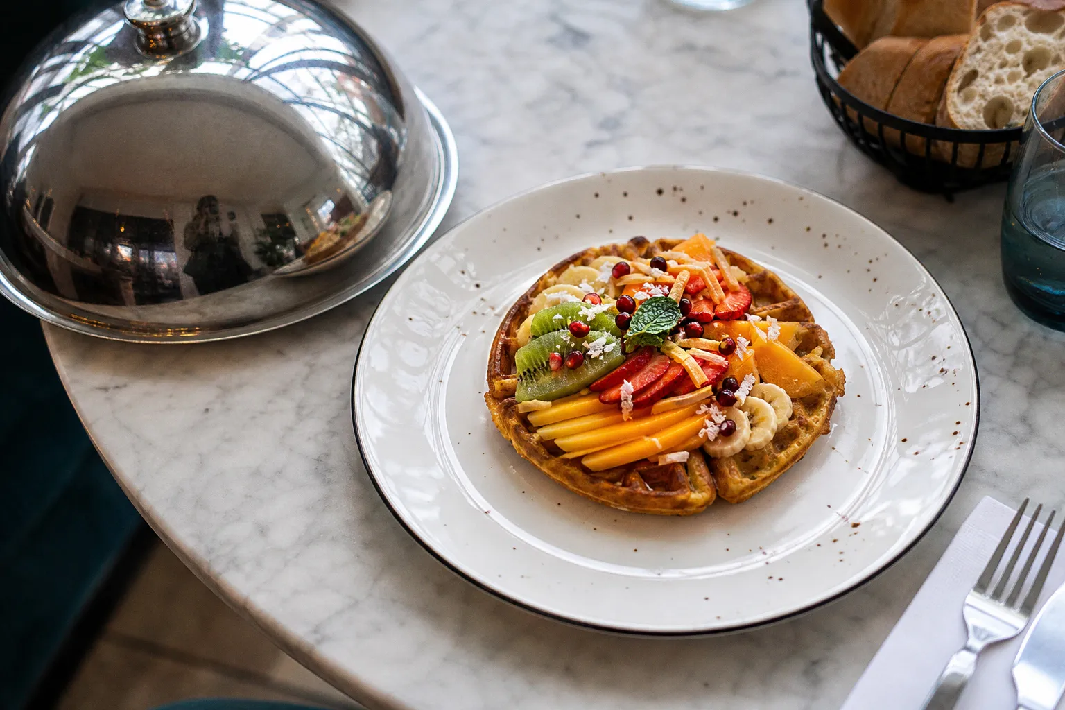 Brunch à volonté ou à l'assiette : le duel chic à Passy