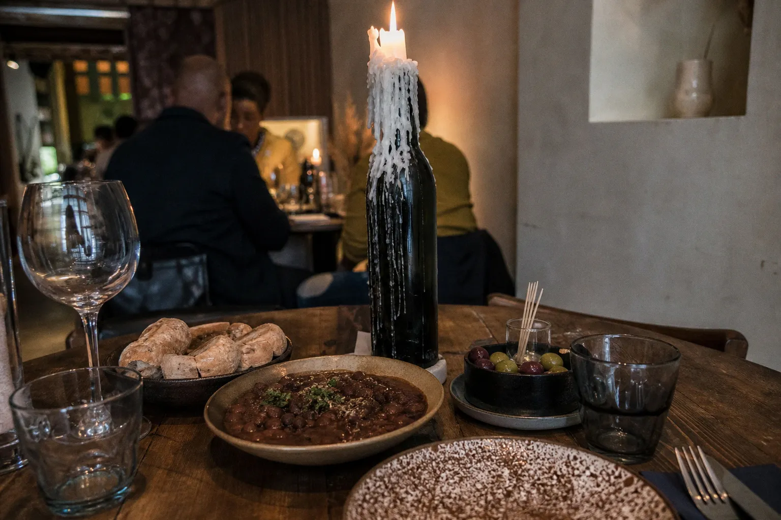 Comment évaluer la qualité d'un nouveau restaurant afro-fusion à Paris