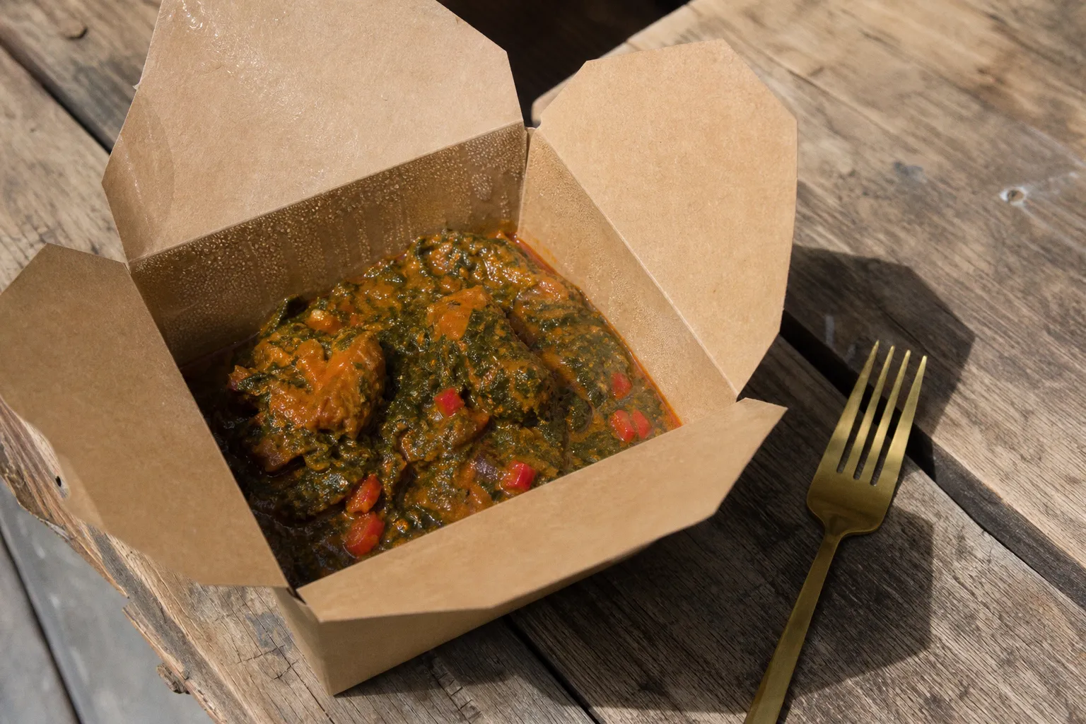 Cuisine africaine à emporter : le secret des plats réchauffés