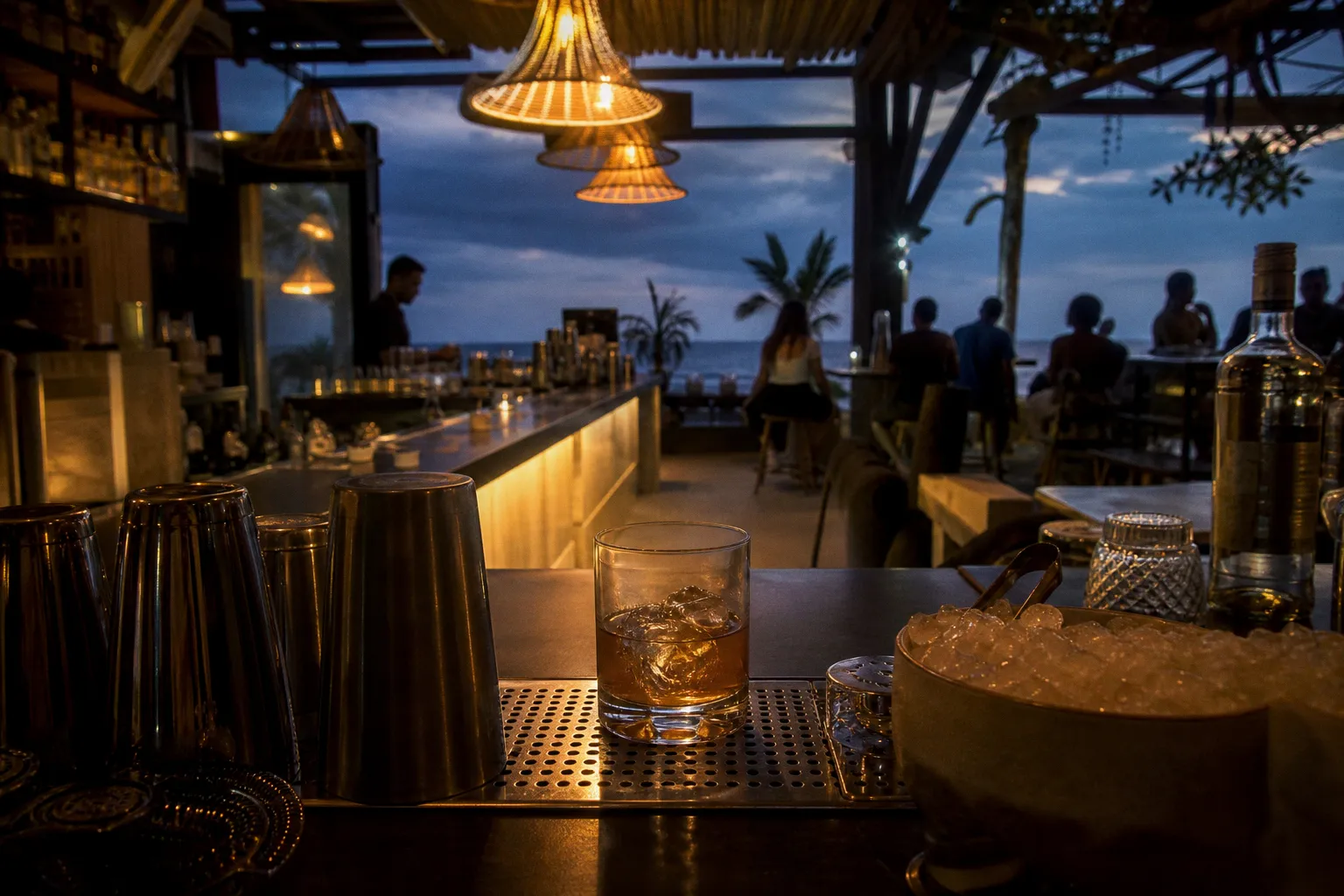 La dilution par les glaçons : l'erreur fatale d'un cocktail