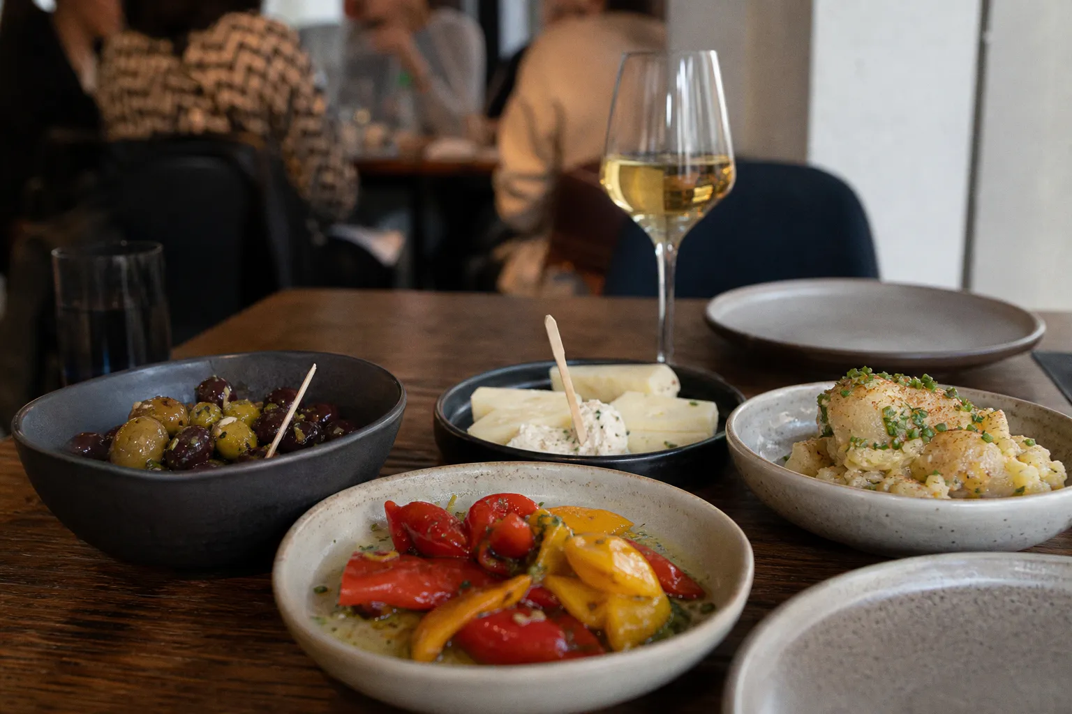 Le Boukan : immersion au cœur du nouveau temple de la cuisine afro-fusion à Paris